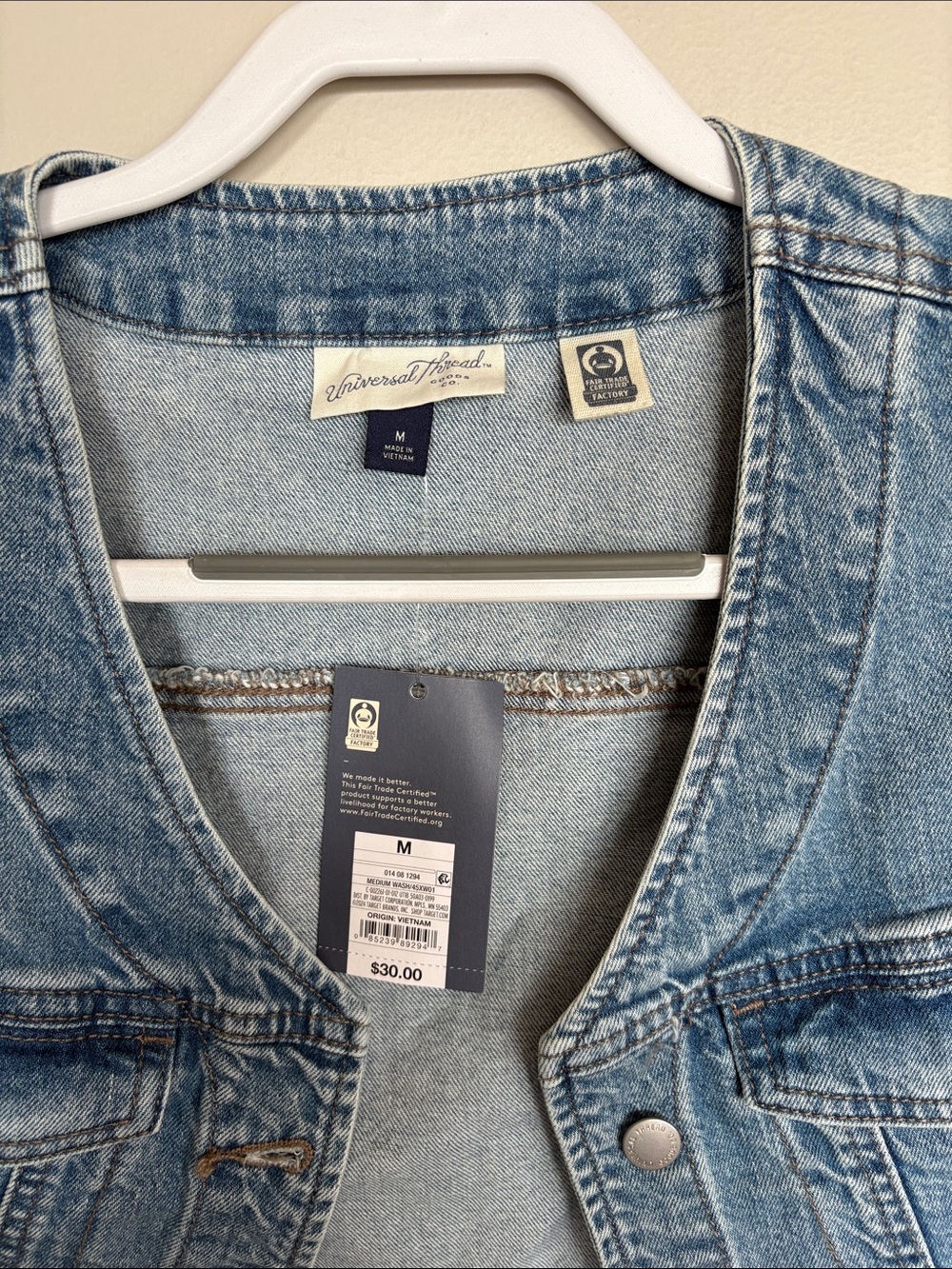 Universal Thread Denim Vest NWT Medium Light Wash Jean Vest - Picture 2 of 5
